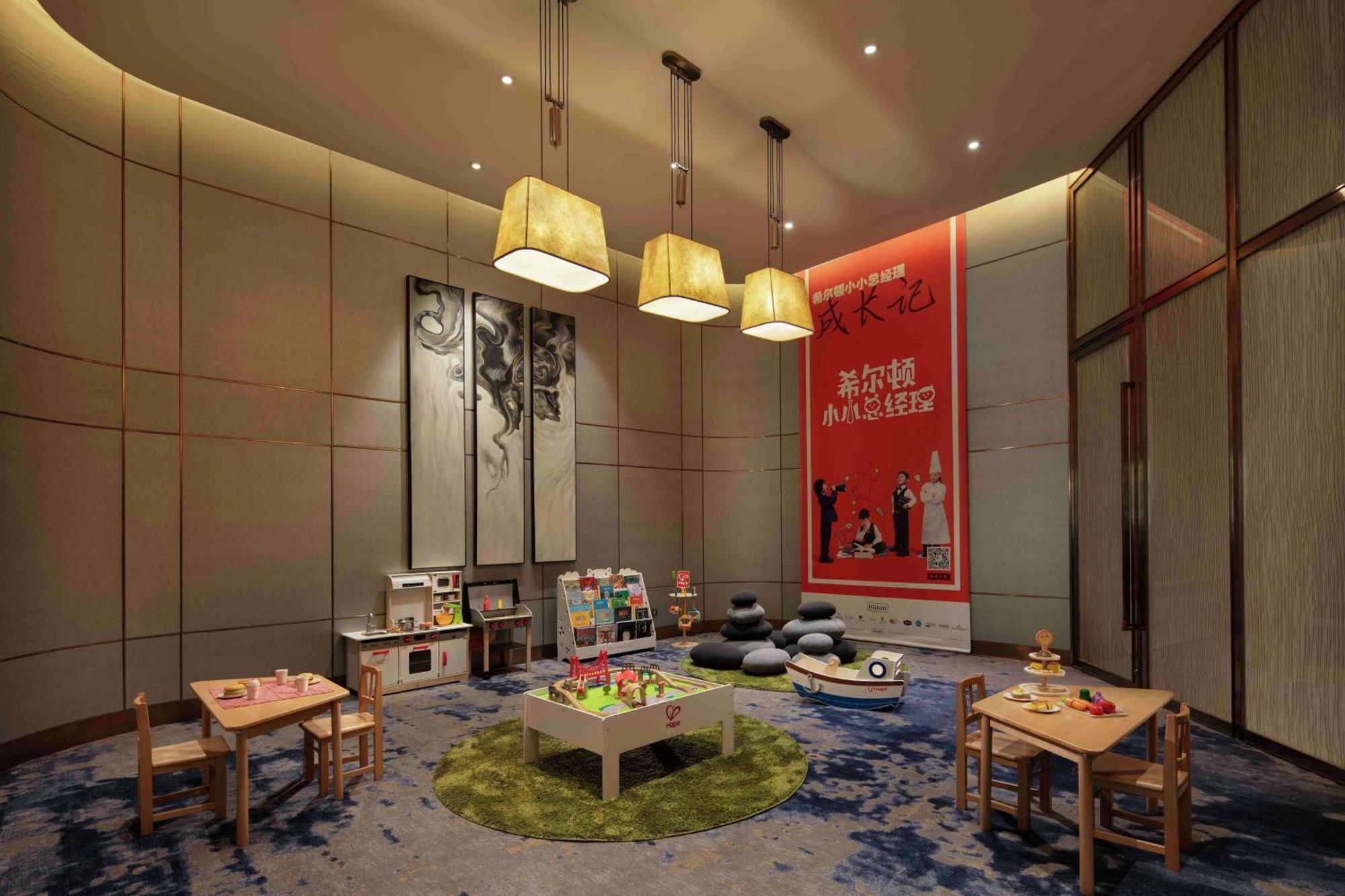Hilton Zhengzhou Hotell Exteriör bild