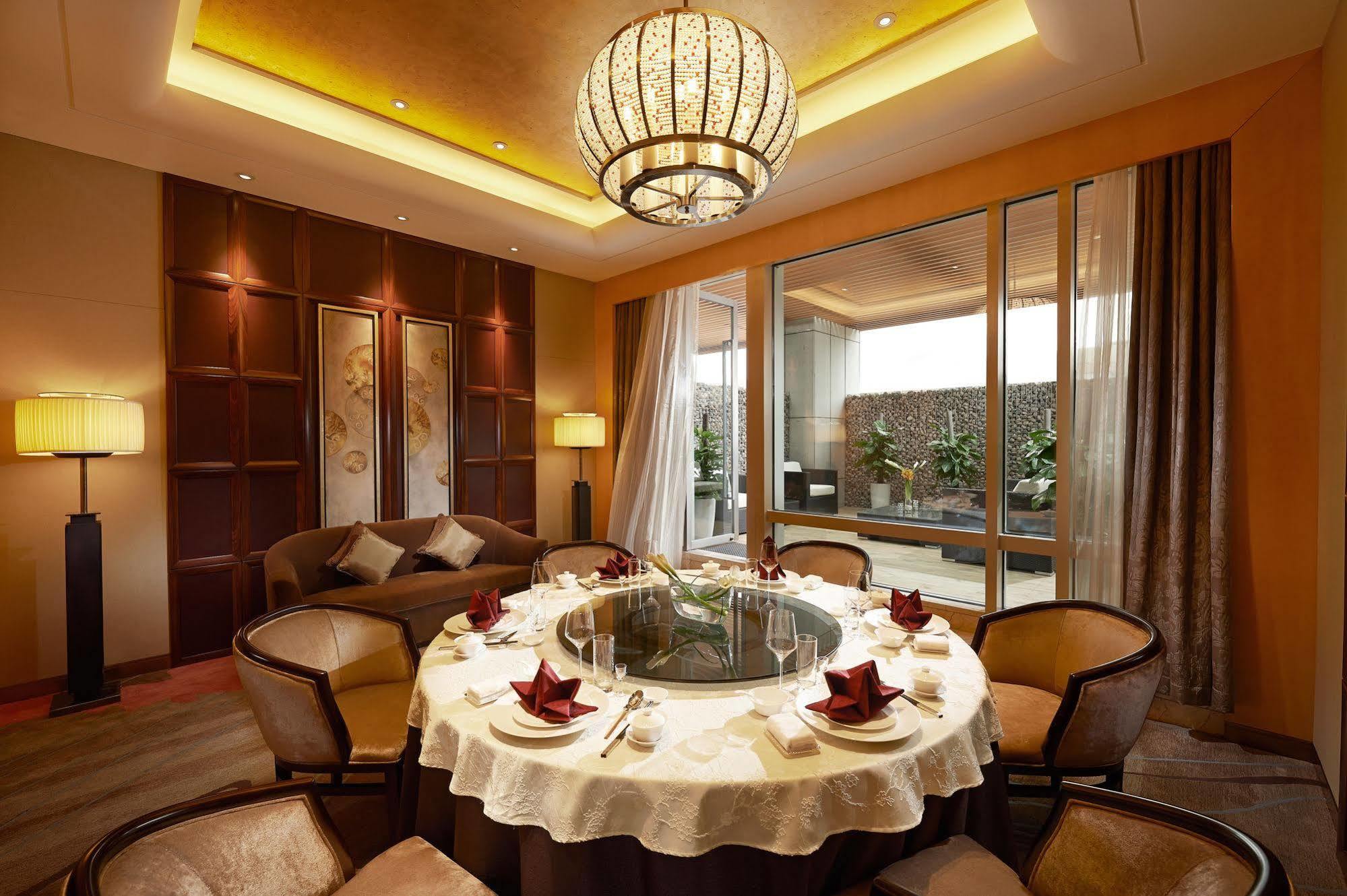 Hilton Zhengzhou Hotell Exteriör bild